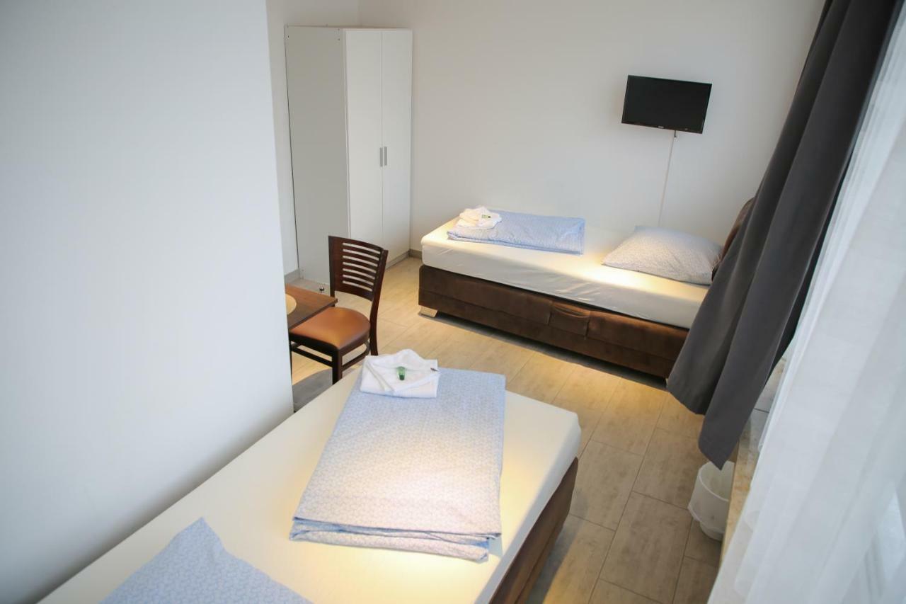 Franken Motel Fürth Esterno foto